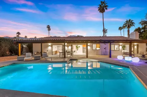 1560 S Beverly Dr, Palm Springs, CA 92264