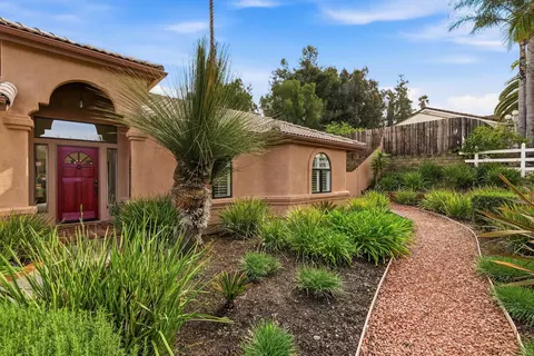 816 Birch Ave, Escondido, CA 92027 photo 4