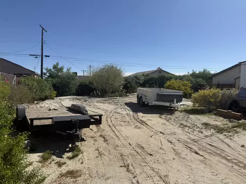 32 Calle Helene, Thousand Palms, CA 92276