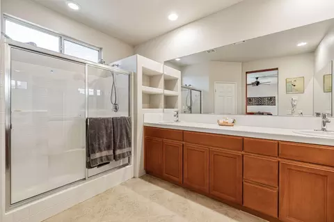 Bath - 47496 Manteca Ct, Indio, CA 92201 photo 2 of 3