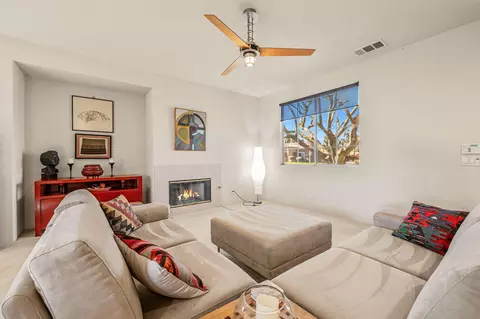 Living - 47496 Manteca Ct, Indio, CA 92201 photo 2 of 4