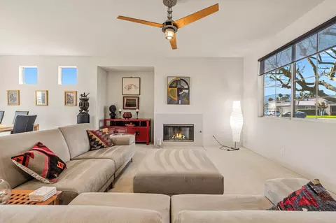 Living - 47496 Manteca Ct, Indio, CA 92201 photo 3 of 4