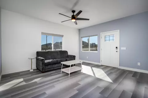 Living - 61786 Desert Air Rd, Joshua Tree, CA 92252 photo 2 of 4