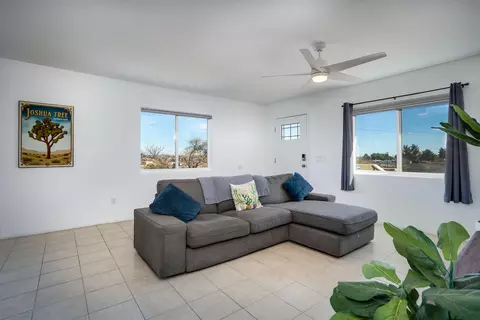 Living - 61786 Desert Air Rd, Joshua Tree, CA 92252 photo 4 of 4