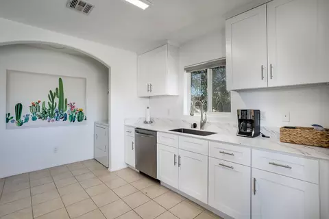 Kitchen - 61786 Desert Air Rd, Joshua Tree, CA 92252 photo 3 of 5