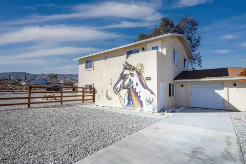 Exterior - 61786 Desert Air Rd, Joshua Tree, CA 92252 photo 4 of 8