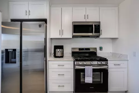 Kitchen - 61786 Desert Air Rd, Joshua Tree, CA 92252 photo 4 of 5