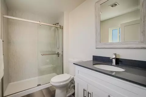 Bath - 61786 Desert Air Rd, Joshua Tree, CA 92252 photo 3 of 6