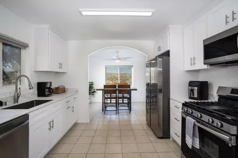 Kitchen - 61786 Desert Air Rd, Joshua Tree, CA 92252 photo 5 of 5