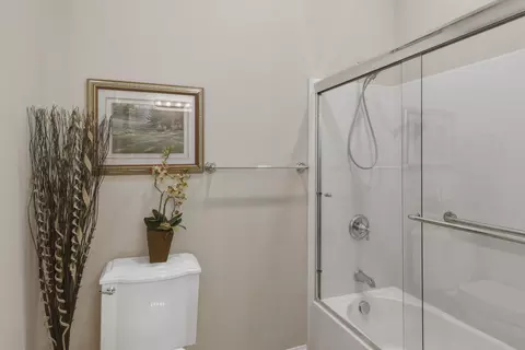 Bath - 81138 Avenida Lorena, Indio, CA 92203 photo 4 of 4