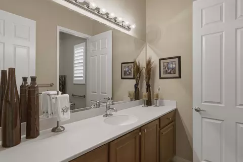 Bath - 81138 Avenida Lorena, Indio, CA 92203 photo 3 of 4