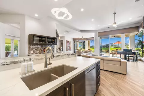 282 Loch Lomond Rd, Rancho Mirage, CA 92270