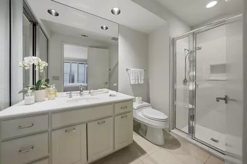 Bath - 55650 Oaktree, La Quinta, CA 92253 photo 1 of 6