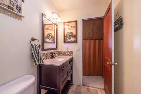 Bath - 265 Cedar Ln, Sugarloaf, CA 92386 photo 2 of 2