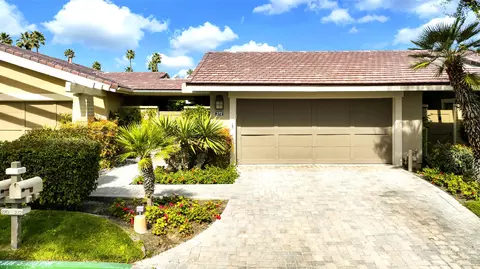 272 Running Springs Dr, Palm Desert, CA 92211