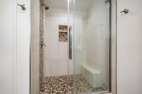 Bath - 54914 Oaktree, La Quinta, CA 92253 photo 2 of 3