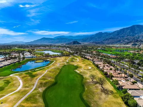 View/Area - 54914 Oaktree, La Quinta, CA 92253 photo 1 of 2