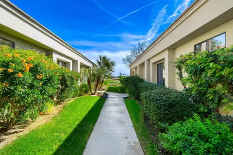 Exterior - 54914 Oaktree, La Quinta, CA 92253 photo 5 of 8
