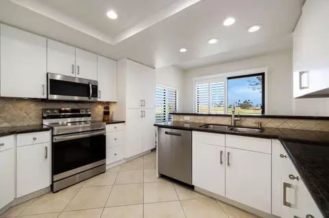 Kitchen - 54914 Oaktree, La Quinta, CA 92253 photo 2 of 4