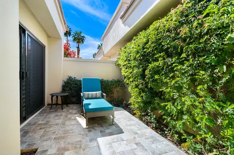 Exterior - 54914 Oaktree, La Quinta, CA 92253 photo 6 of 8