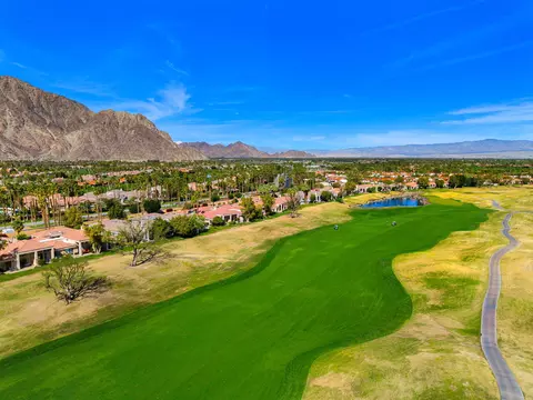 View/Area - 54914 Oaktree, La Quinta, CA 92253 photo 2 of 2