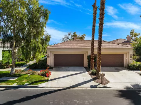 Exterior - 54914 Oaktree, La Quinta, CA 92253 photo 3 of 8