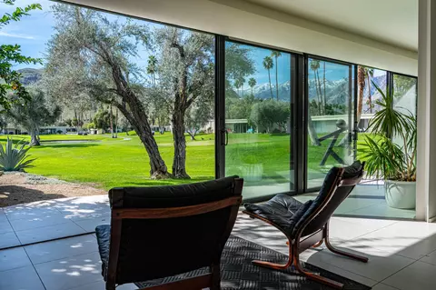 199 Desert Lakes Dr, Palm Springs, CA 92264