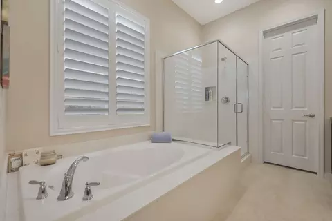 Bath - 85648 Molvena Dr, Indio, CA 92203 photo 3 of 5