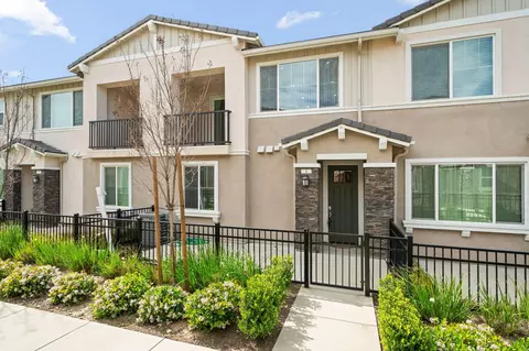 16650 Wyndham Ln, Fontana, CA 92336