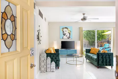 4385 E Paseo Caroleta, Palm Springs, CA 92264