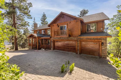 39737 Flicker Rd, Fawnskin, CA 92333