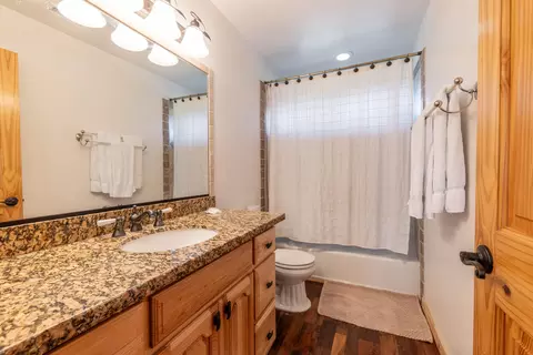 Bath - 39737 Flicker Rd, Fawnskin, CA 92333 photo 6 of 6
