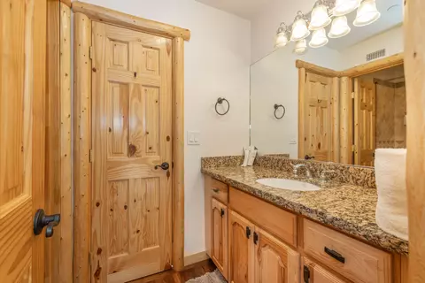 Bath - 39737 Flicker Rd, Fawnskin, CA 92333 photo 4 of 6
