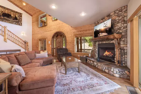 Living - 39737 Flicker Rd, Fawnskin, CA 92333 photo 3 of 4