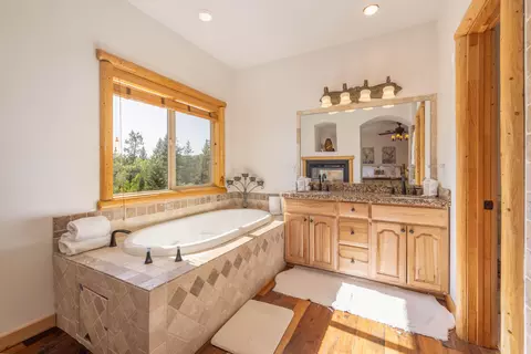 Bath - 39737 Flicker Rd, Fawnskin, CA 92333 photo 2 of 6