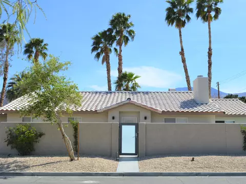 51555 Eisenhower Dr, La Quinta, CA 92253