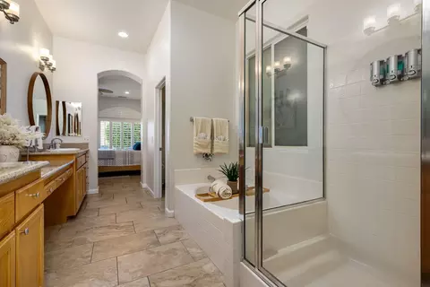 Bath - 48908 Heifitz Dr, Indio, CA 92201 photo 2 of 4