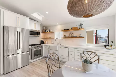 37 El Paseo St, Newport Beach, CA 92663
