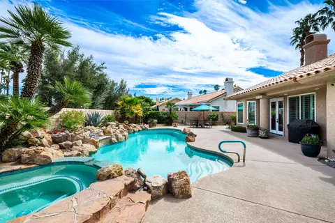 374 Links Dr, Palm Desert, CA 92211