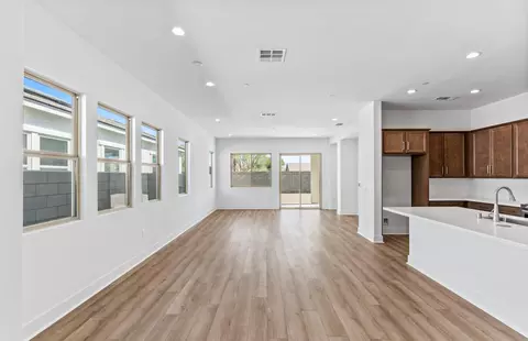 Living - 80-685 San Clemente Dr, Indio, CA 92203 photo 2 of 5