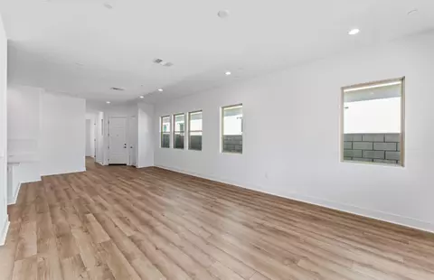 Living - 80-685 San Clemente Dr, Indio, CA 92203 photo 4 of 5