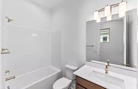 Bath - 80-685 San Clemente Dr, Indio, CA 92203 photo 4 of 4