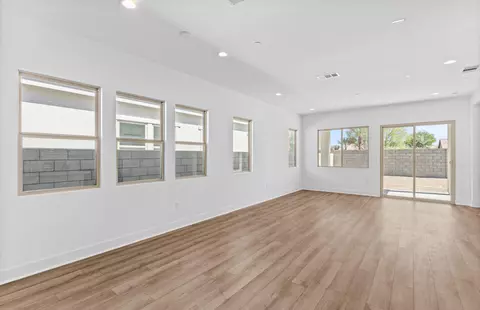 Living - 80-685 San Clemente Dr, Indio, CA 92203 photo 3 of 5