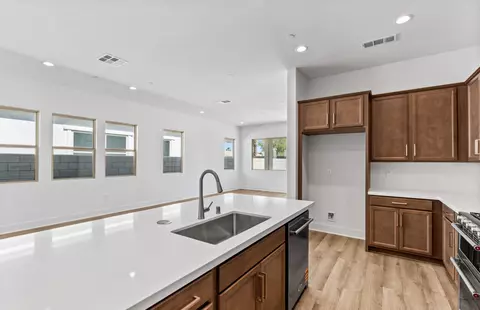 Kitchen - 80-685 San Clemente Dr, Indio, CA 92203 photo 4 of 6
