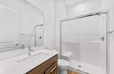 Bath - 80-695 San Clemente Dr, Indio, CA 92203 photo 3 of 3