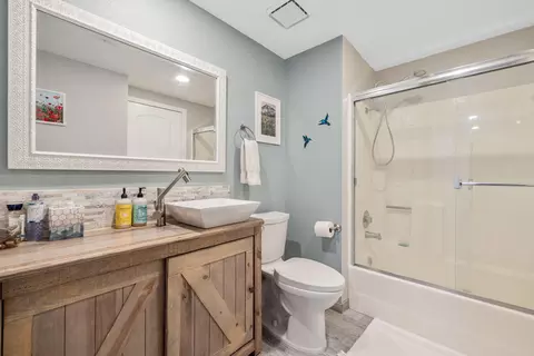 Bath - 82191 Ullman, Indio, CA 92201 photo 1 of 2