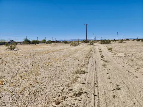 2265 Sand Ere Ave, Thermal, CA 92274 photo 4