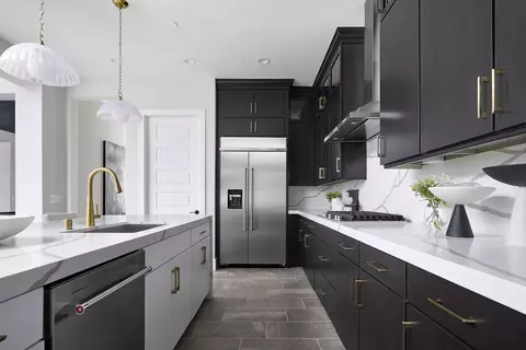 Kitchen - 39-705 Everglades Dr, Indio, CA 92203 photo 1 of 2