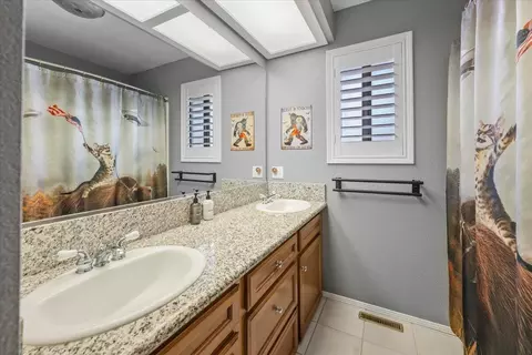 Bath - 436 Eton Ln, Big Bear City, CA 92314 photo 3 of 3