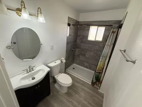 Bath - 82460 Wingate Ave, Trona, CA 93562 photo 3 of 3